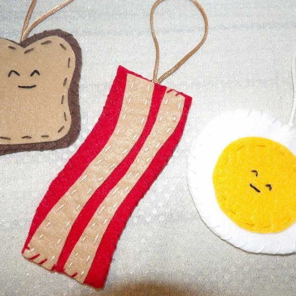 Breakfast Lovers! Eggs, Bacon and Toast Felt Ornaments! - Picture 2 of 3